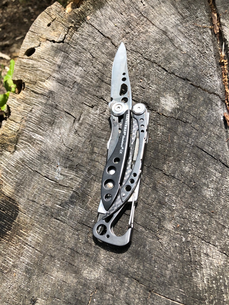 Skeletool CX multi-tool with knife opened